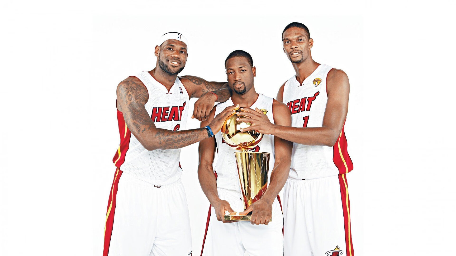 技术团队优化视频分析系统提升赛前战术准备效率，视频团队展示